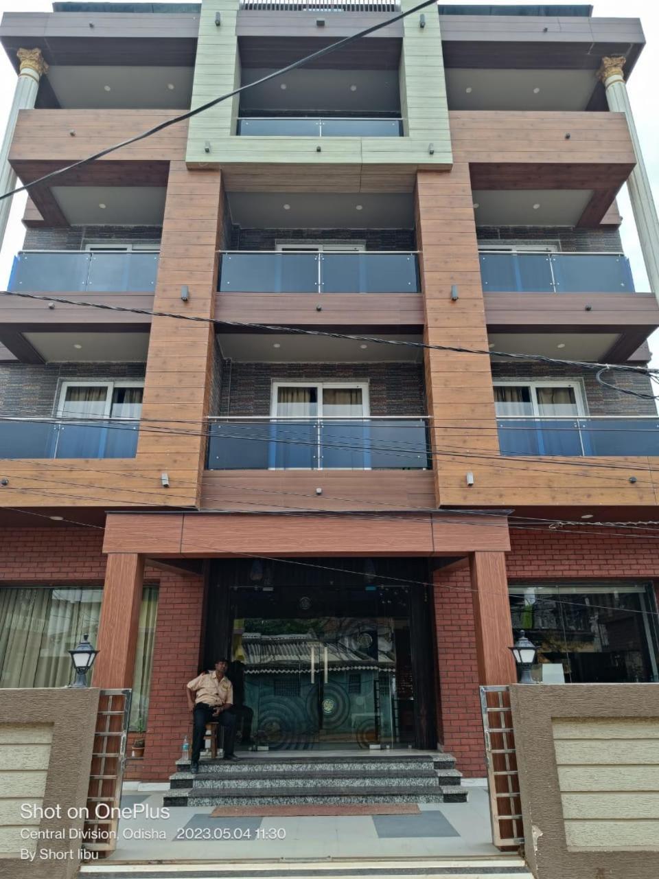 Hotel Kuber Palace ! Puri Near-Sea-Beach-And-Temple Fully-Air-Conditioned-Hotel With-Lift-And-Parking-Facility Экстерьер фото