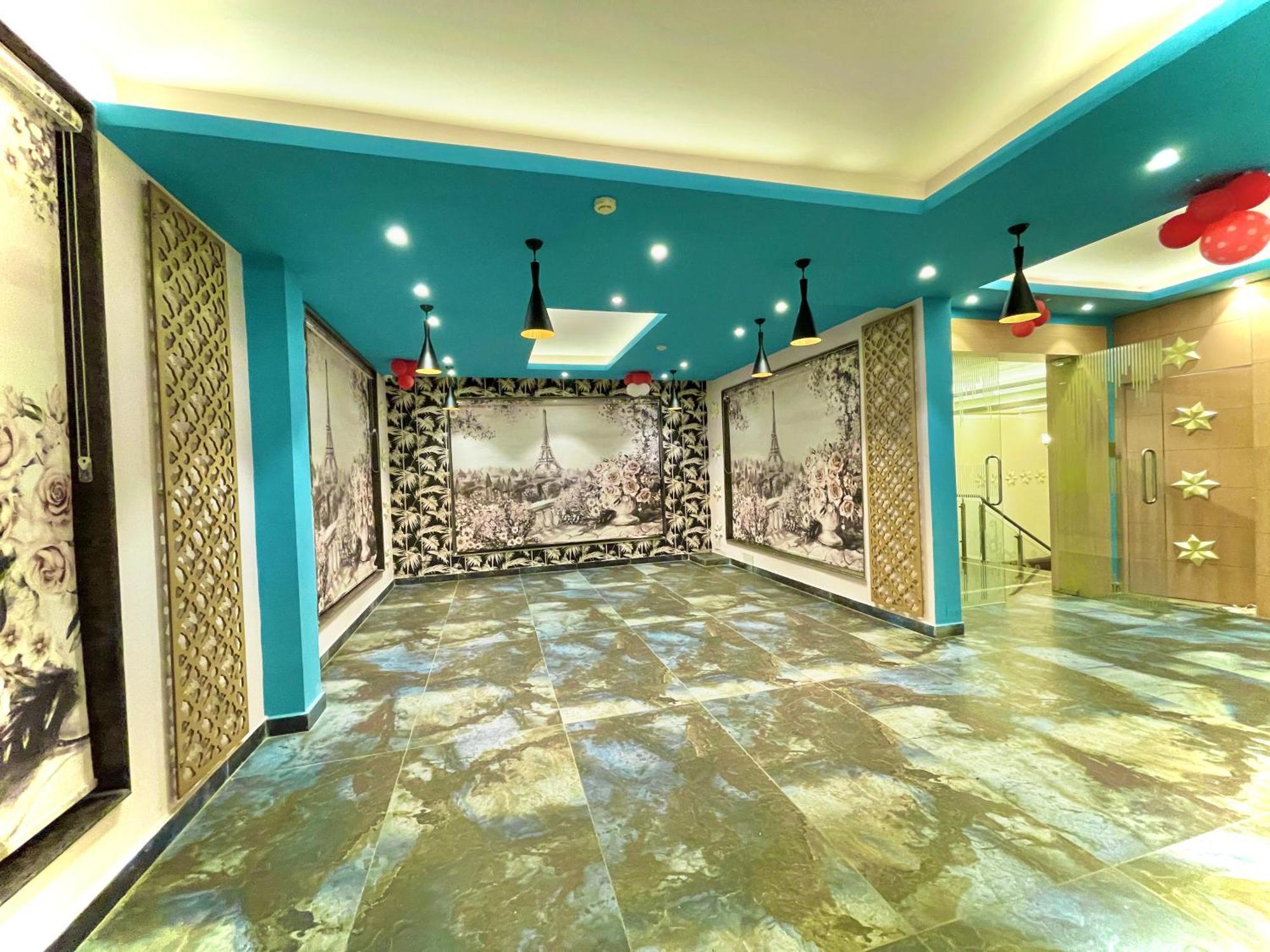 Hotel Kuber Palace ! Puri Near-Sea-Beach-And-Temple Fully-Air-Conditioned-Hotel With-Lift-And-Parking-Facility Экстерьер фото