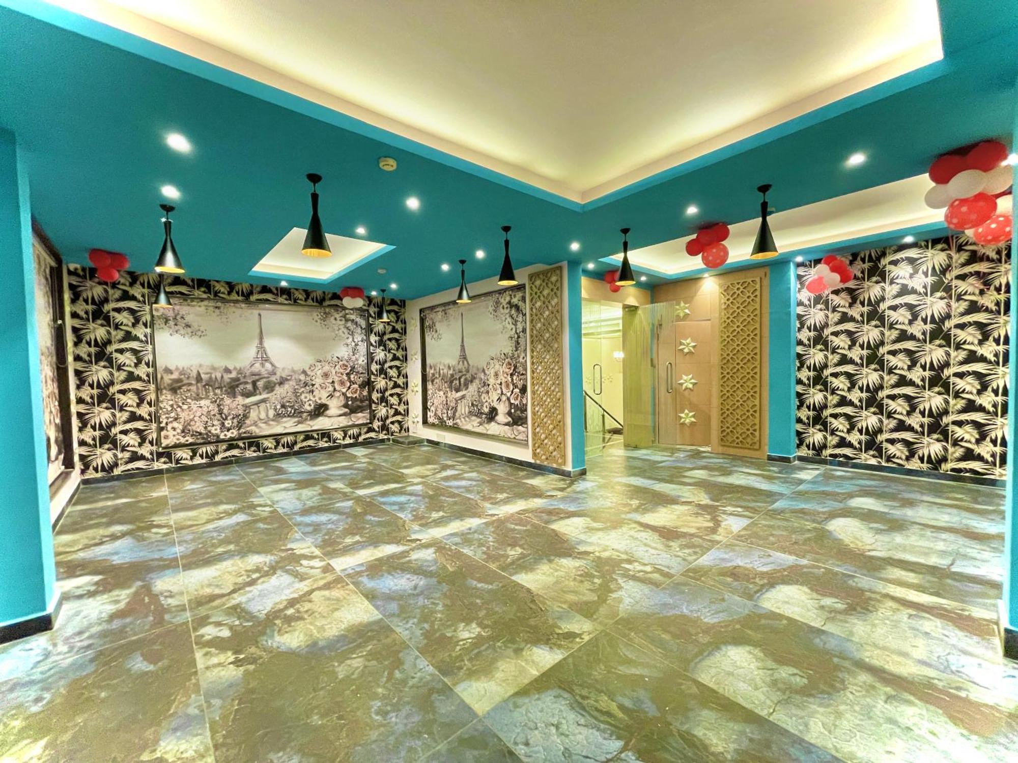 Hotel Kuber Palace ! Puri Near-Sea-Beach-And-Temple Fully-Air-Conditioned-Hotel With-Lift-And-Parking-Facility Экстерьер фото