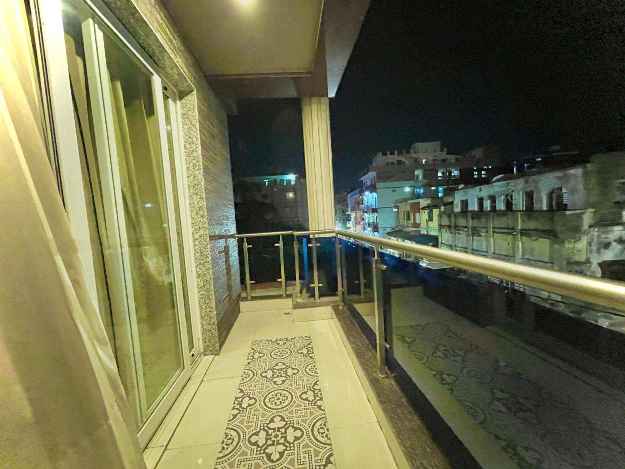 Hotel Kuber Palace ! Puri Near-Sea-Beach-And-Temple Fully-Air-Conditioned-Hotel With-Lift-And-Parking-Facility Экстерьер фото