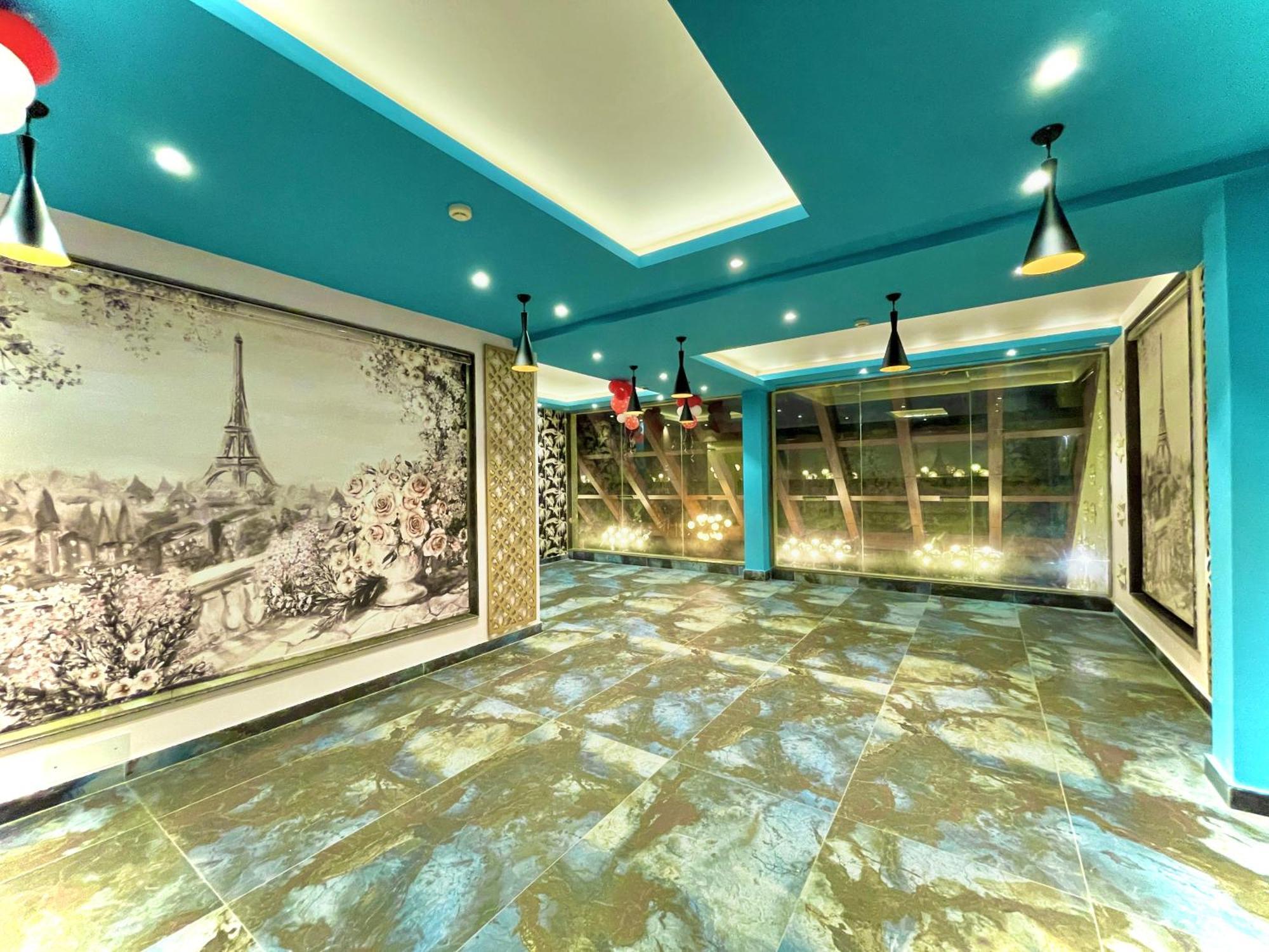 Hotel Kuber Palace ! Puri Near-Sea-Beach-And-Temple Fully-Air-Conditioned-Hotel With-Lift-And-Parking-Facility Экстерьер фото