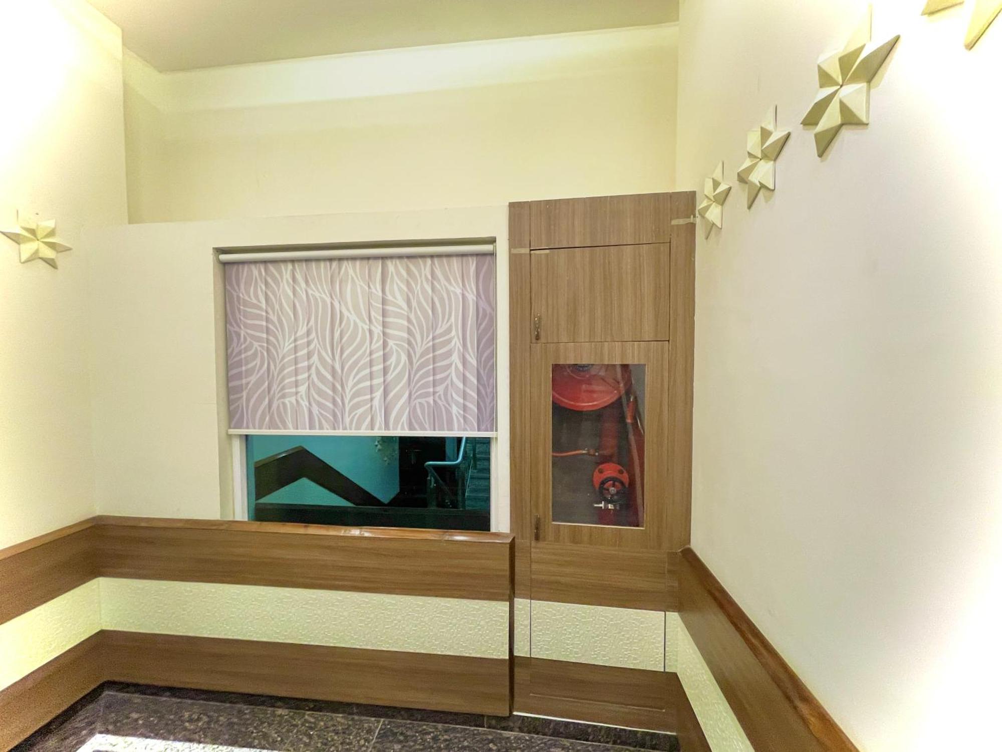 Hotel Kuber Palace ! Puri Near-Sea-Beach-And-Temple Fully-Air-Conditioned-Hotel With-Lift-And-Parking-Facility Экстерьер фото
