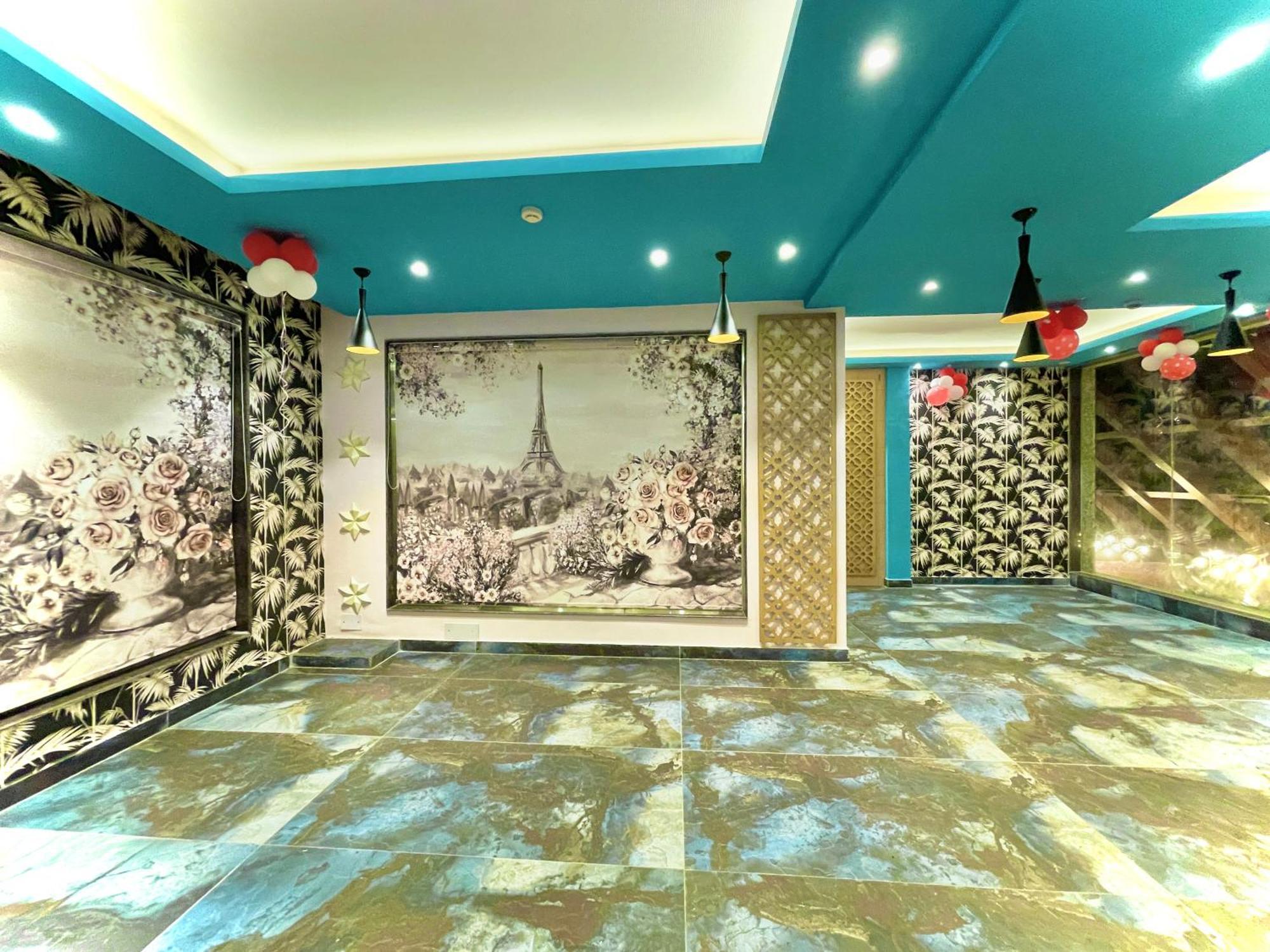 Hotel Kuber Palace ! Puri Near-Sea-Beach-And-Temple Fully-Air-Conditioned-Hotel With-Lift-And-Parking-Facility Экстерьер фото